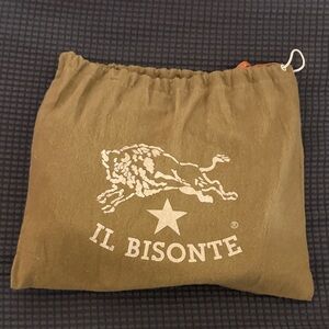 Il Bisonte crossbody leather 
** Flash Sale **